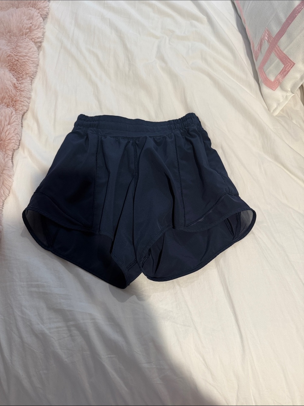 Lululemon 4inch hotty hot shorts